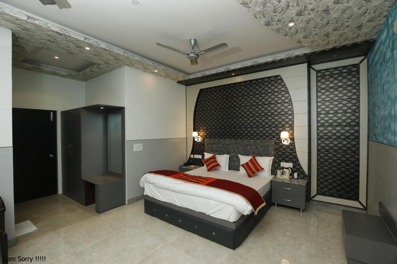 The Park Presidency Hotel 巴雷利 外观 照片