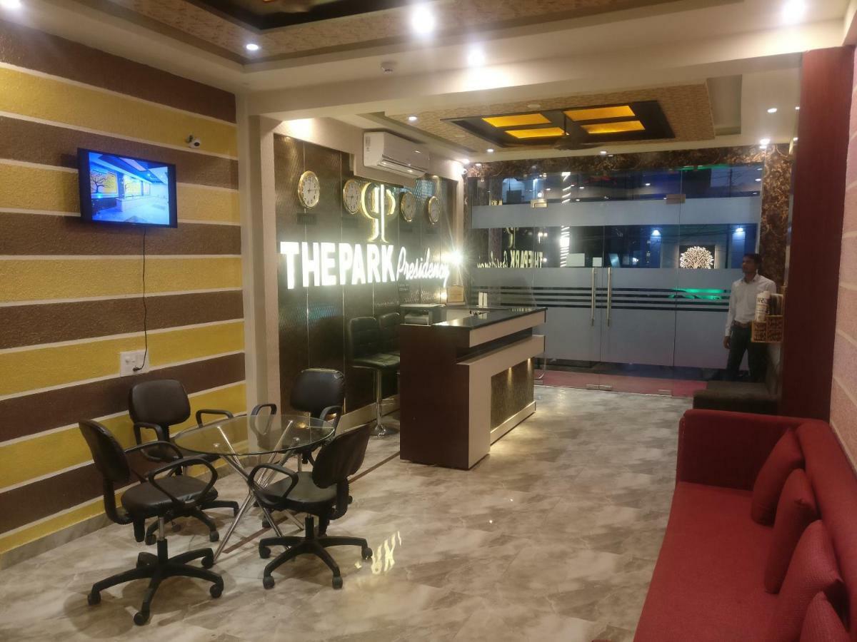 The Park Presidency Hotel 巴雷利 外观 照片